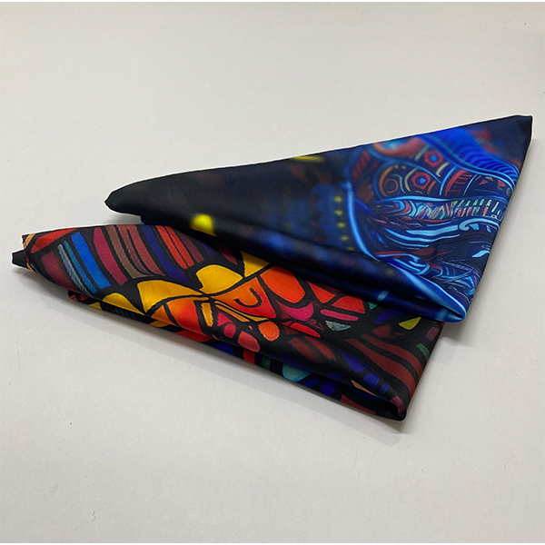 Pañoleta en seda estampada diseñada en inteligencia artificial.
