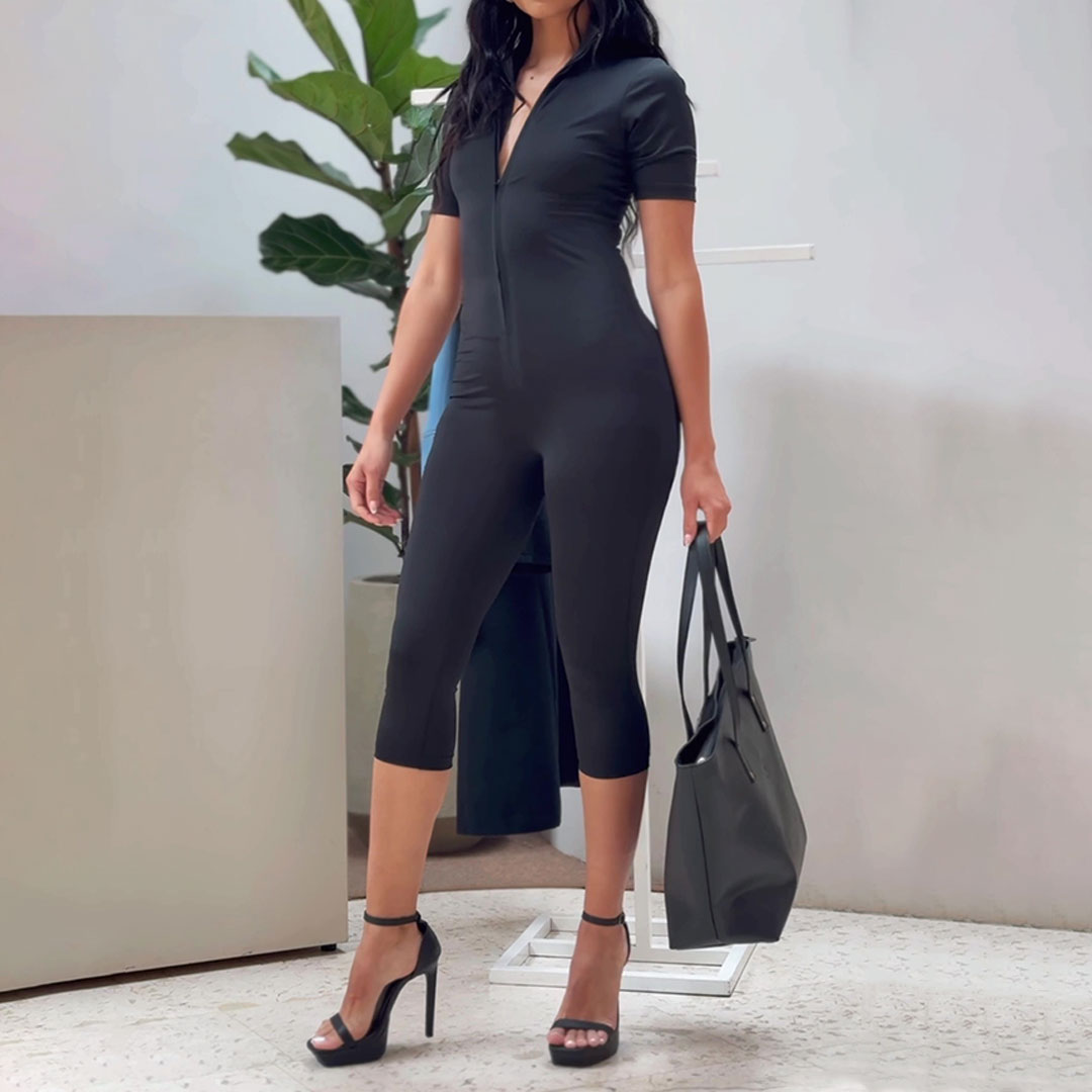 Enterizo-corto_0000s_0003_Capa-4-copia Enterizo corto negro sa