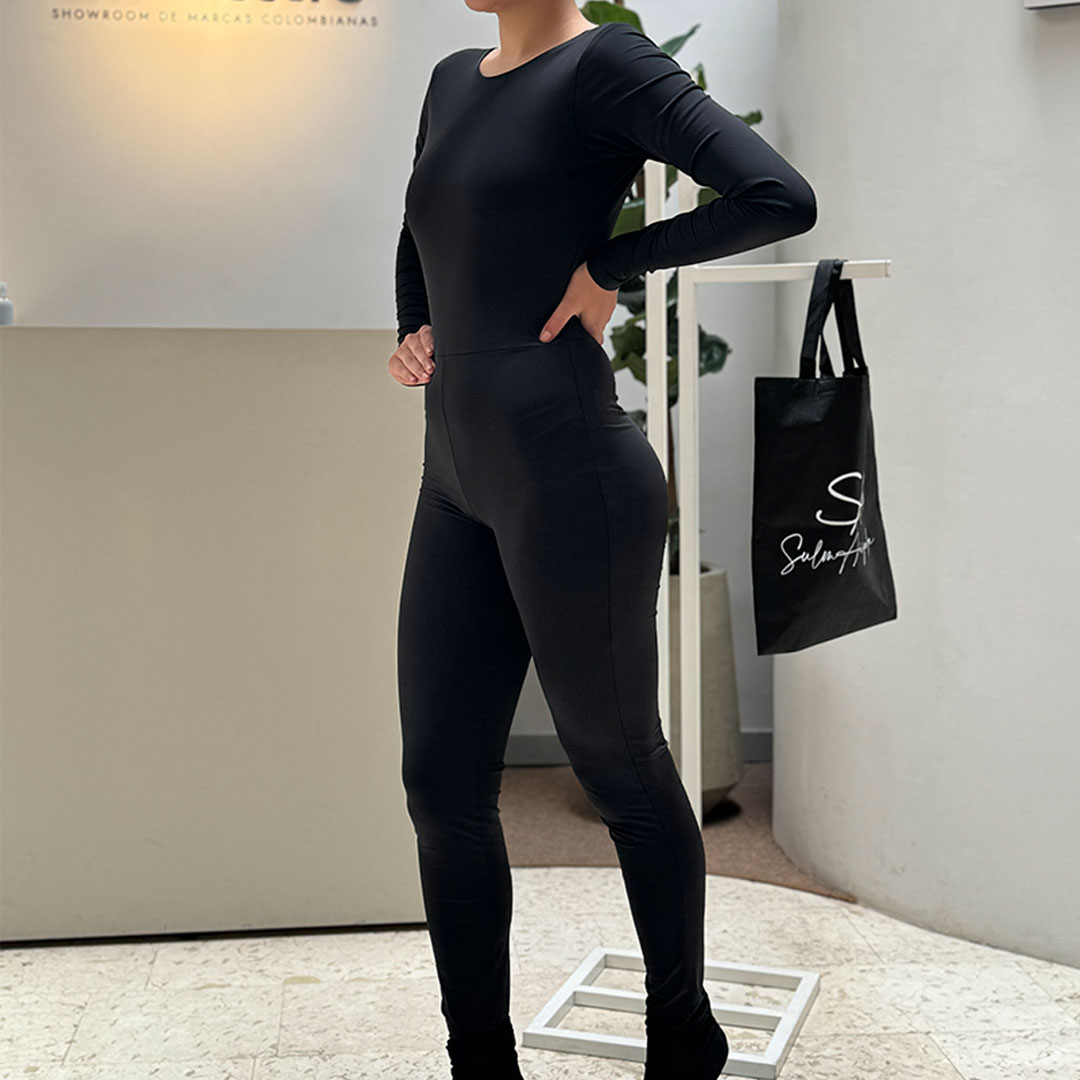 enterizo-cuello-bandeja-negro-3